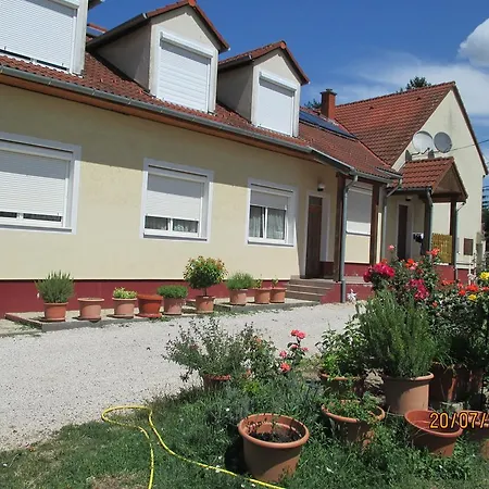 Residence-josef Szakony